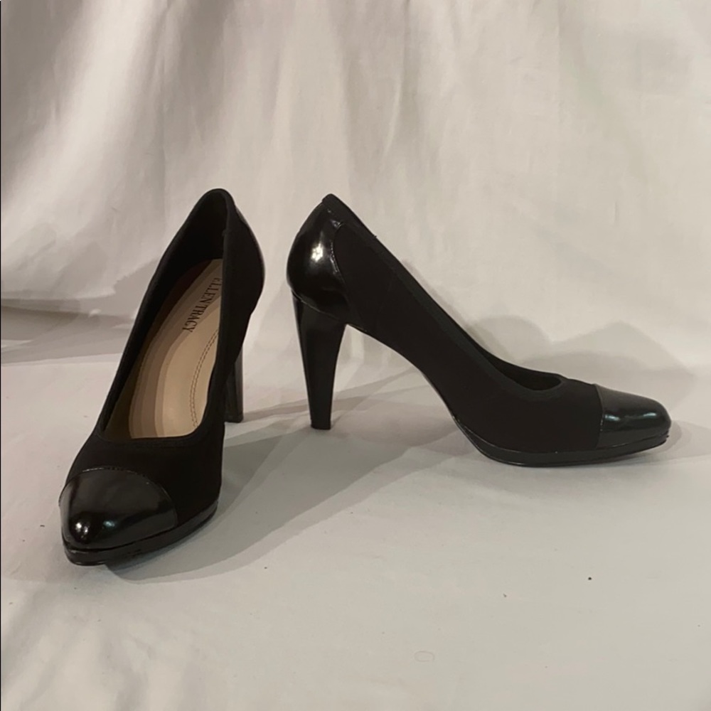 Ellen Tracy Catie pumps